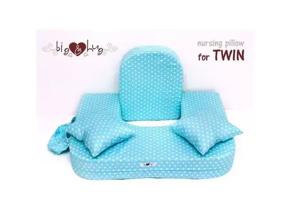bantal menyusui bayi kembar
